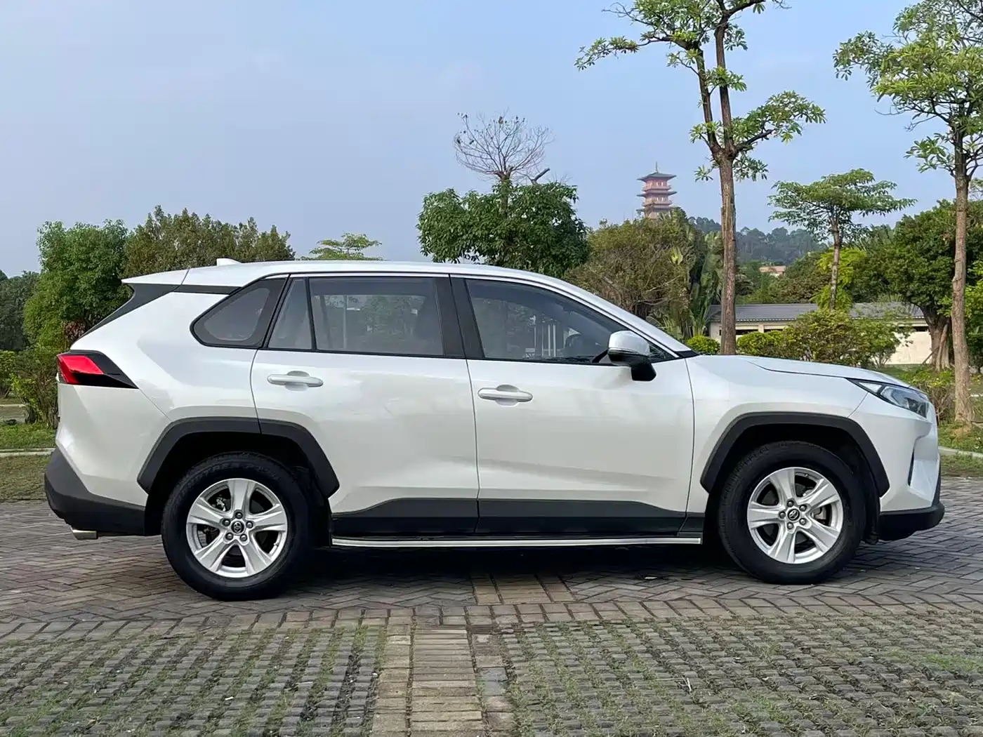 Toyota RAV4 Rongfang 2022 2.0L CVT 2WD Urban Edition фото 4
