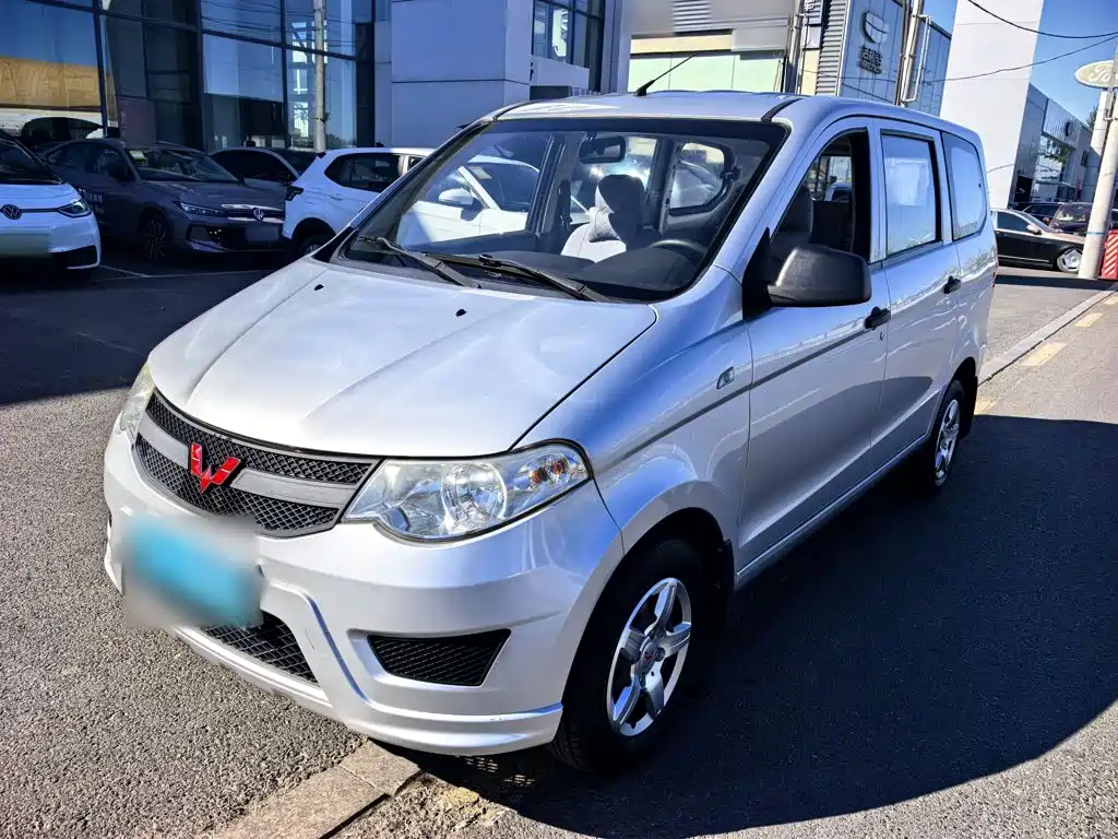 Wuling Motors Wuling Hongguang 2015 — пригон из Китая
