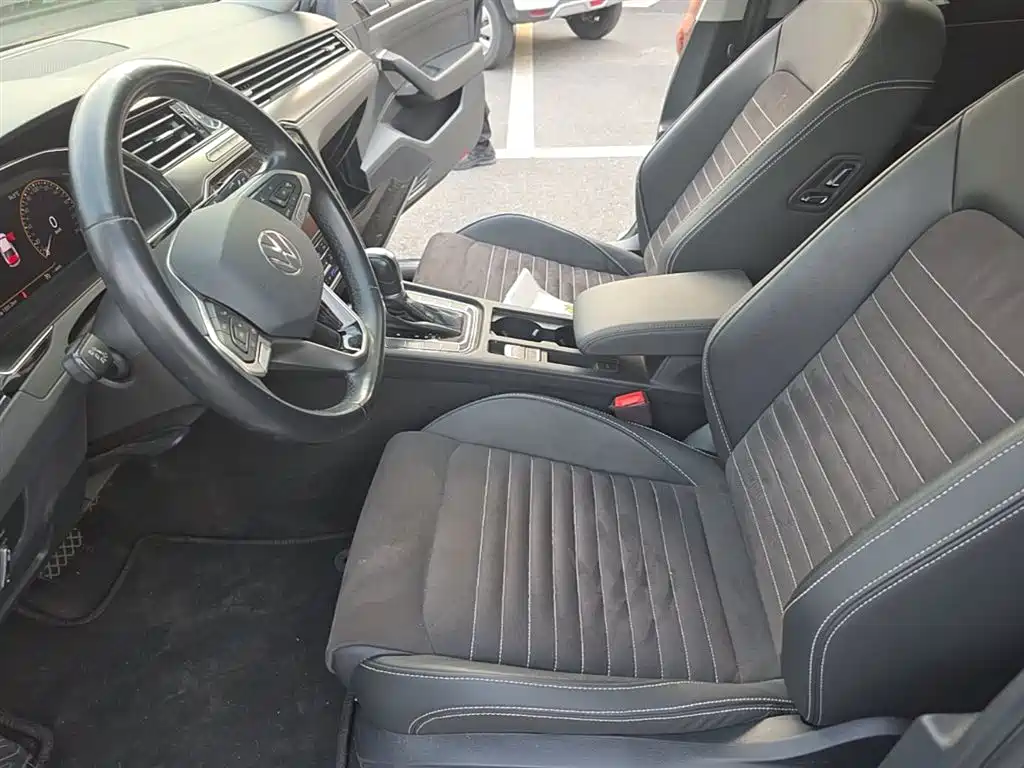 Volkswagen Magotan 2021 330TSI DSG 30th Anniversary Edition фото 21