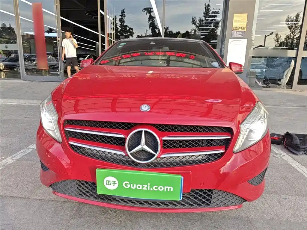 Mercedes-Benz A-Class (Import) 2015 A 180 фото 3