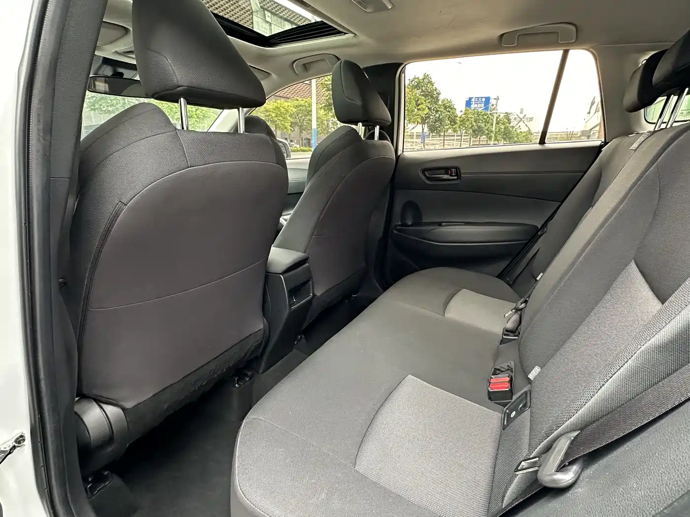 Toyota Frontlander 2022 2.0L CVT Leading Edition фото 10