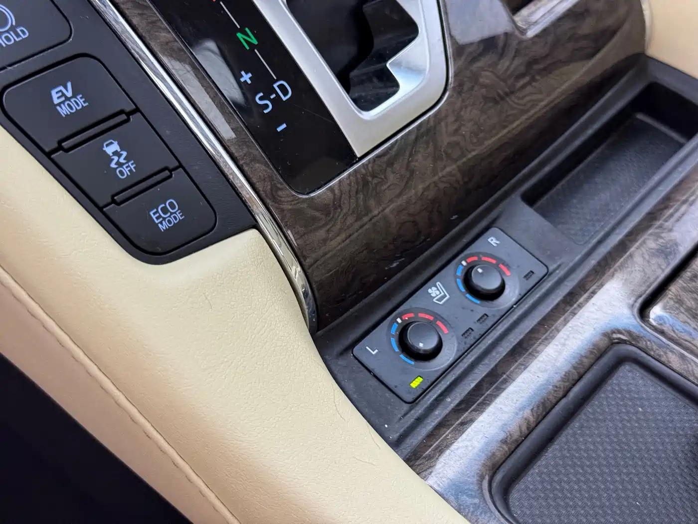Toyota Alphard 2021 Hybrid 2.5L Premium фото 7