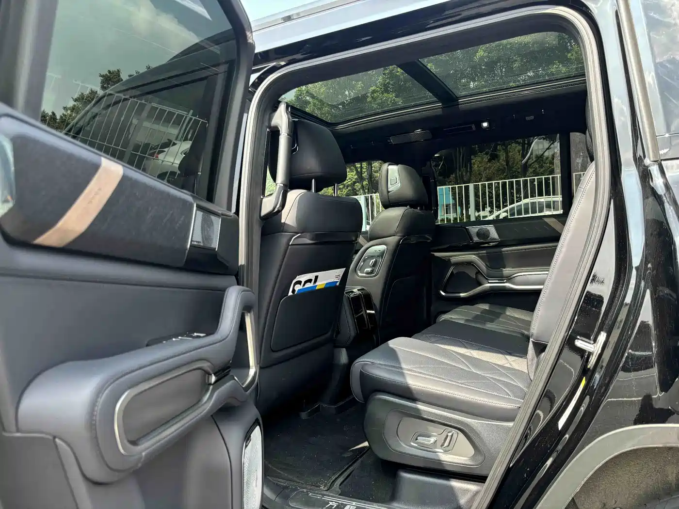 Fang Cheng Bao Leopard 8 2025 2025 Zhiyong Flagship 7-Seater