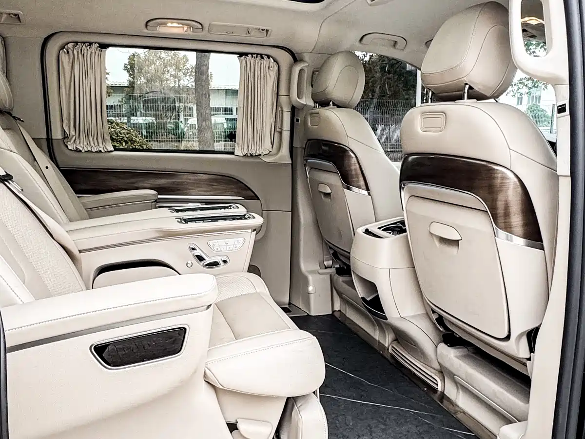 Mercedes-Benz V-Class 2022 V 260 L Long Wheelbase Luxury Edition фото 15