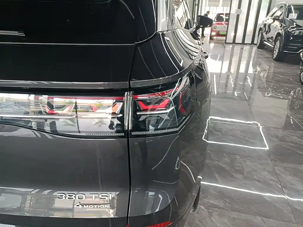 Volkswagen Talagon 2024 380TSI 4WD R-Line Parade Shared Edition фото 8