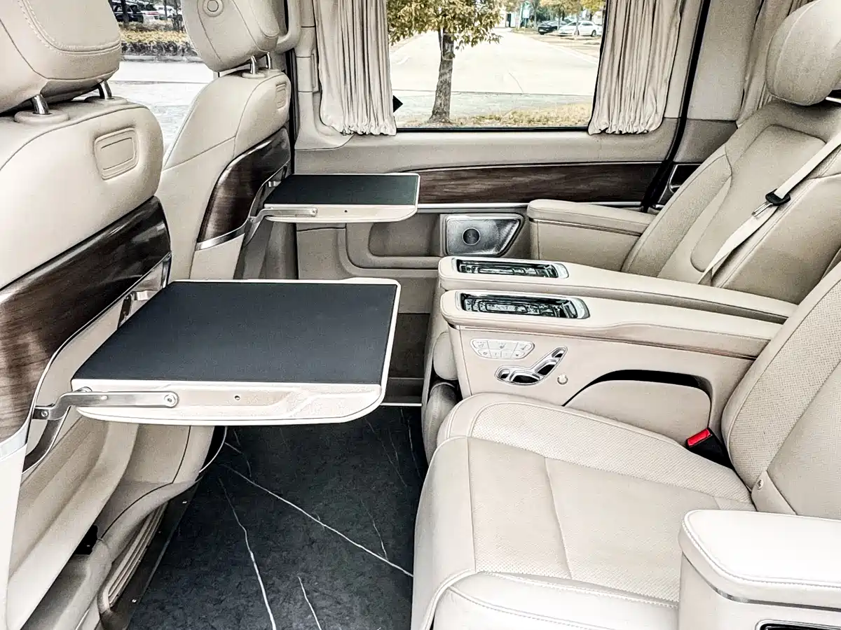 Mercedes-Benz V-Class 2022 V 260 L Long Wheelbase Luxury Edition фото 11