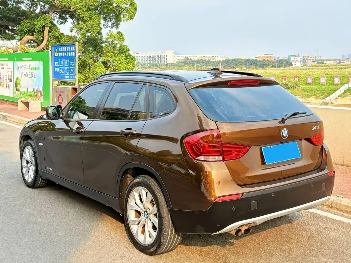 BMW X1 (Import) 2010 xDrive25i фото 6