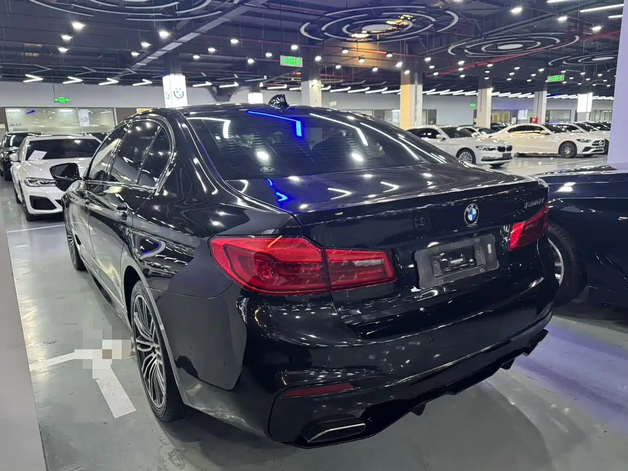 BMW 5 Series 2019 530Li Leading M Sport Package фото 16