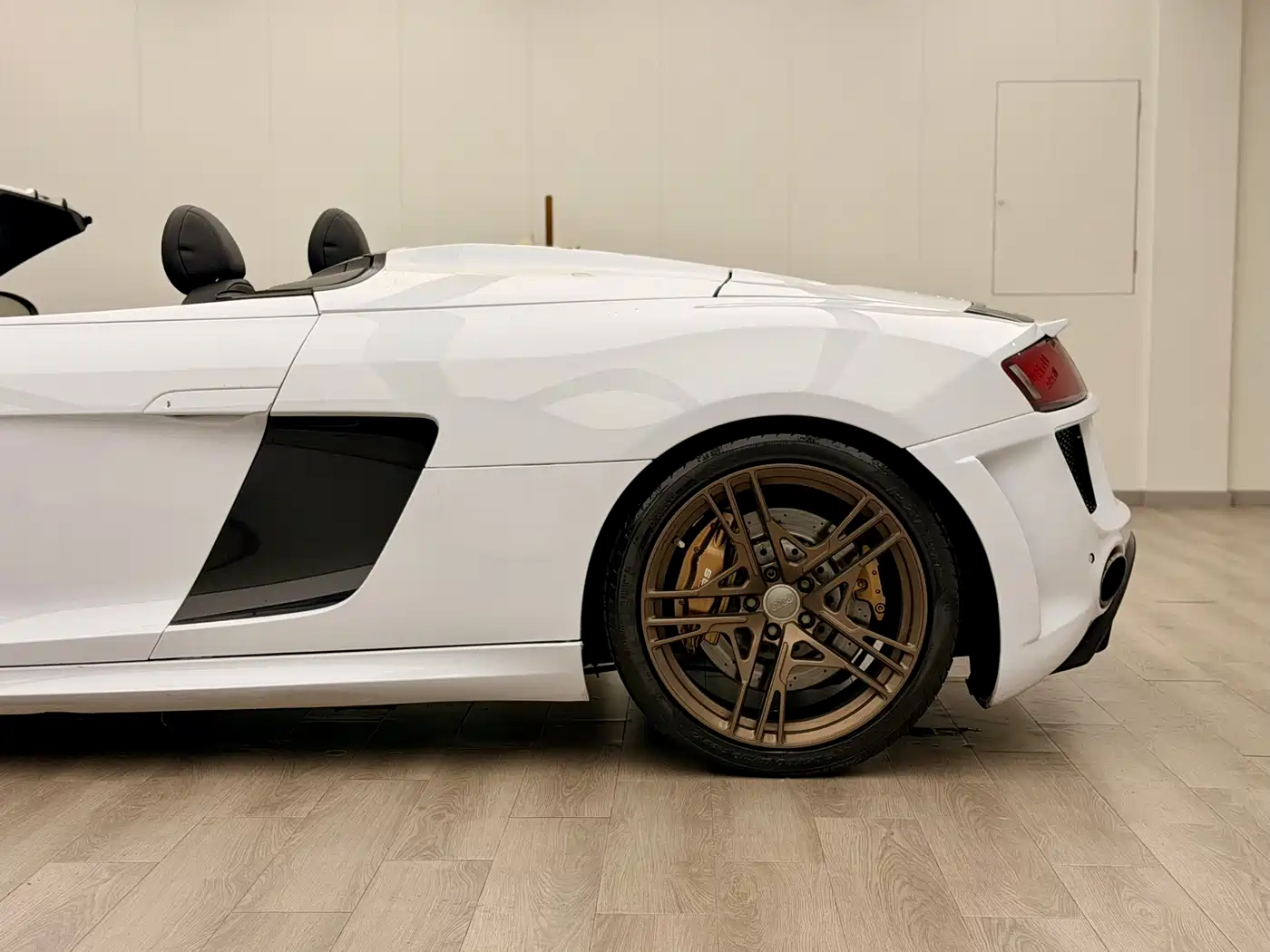 Audi R8 2011 Spyder 5.2 FSI quattro фото 5