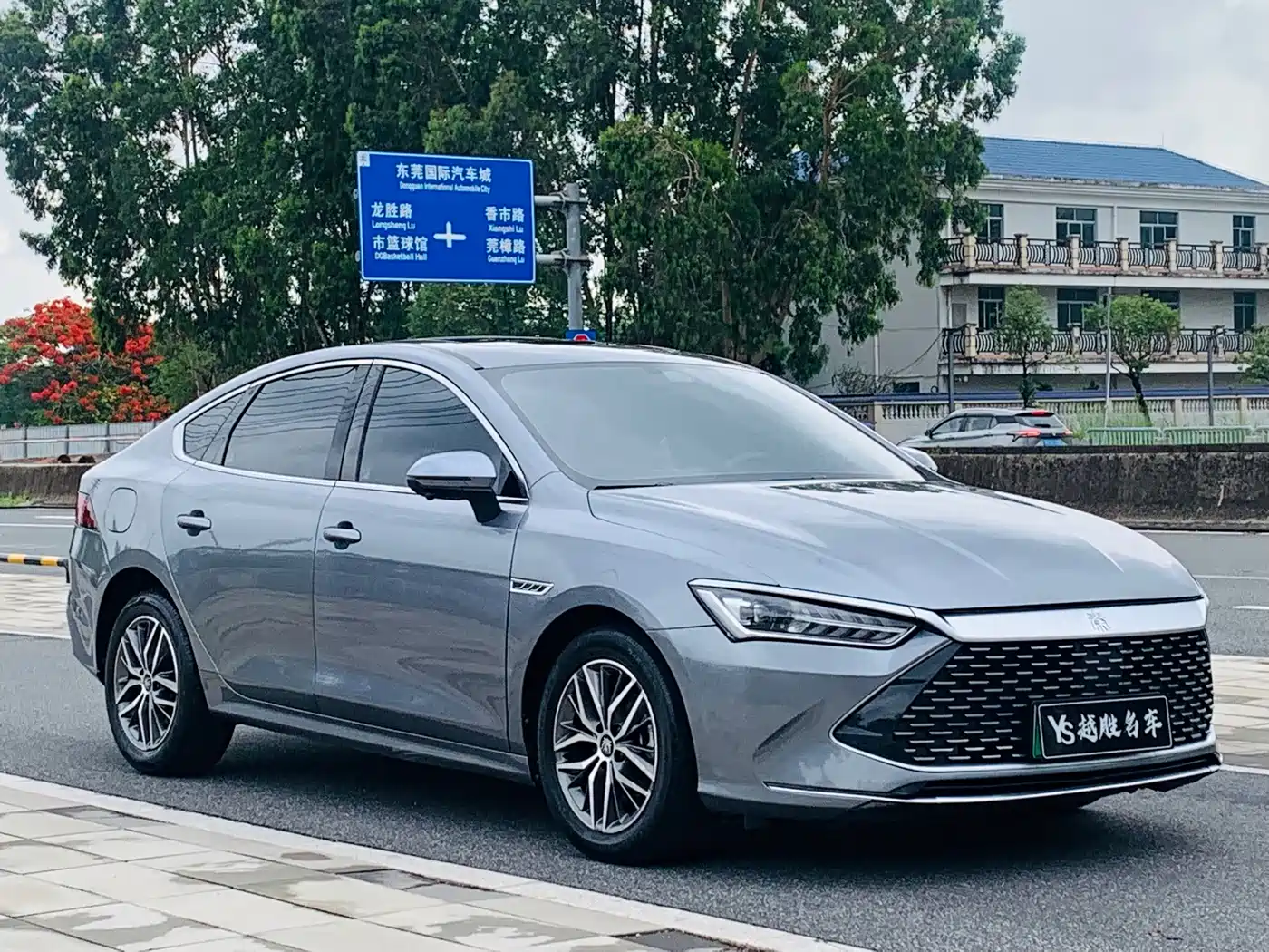 BYD Qin PLUS 2021 DM-i 55KM Flagship фото 6