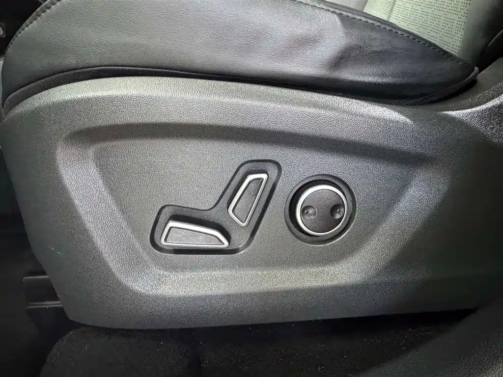 Photo 26 - Changan Oshan Z6