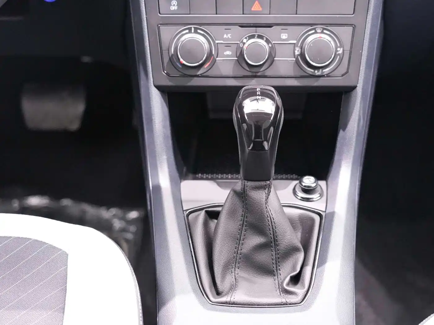 Volkswagen Tharu 2025 Model Rising Star 1.5L Advance Edition фото 23