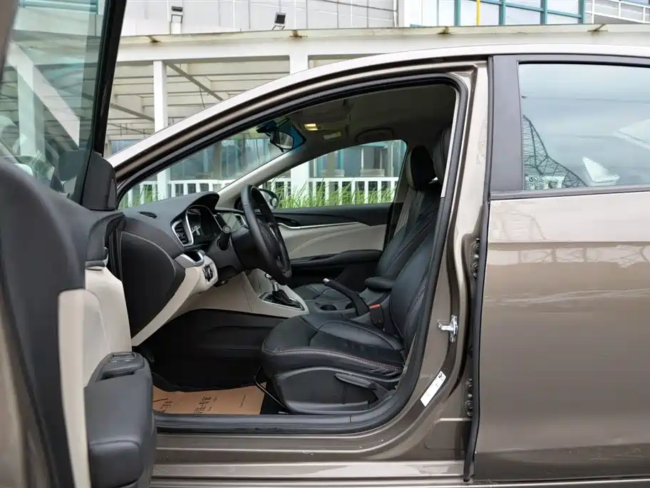 Buick Excelle 2016 15N Automatic Progressive фото 4