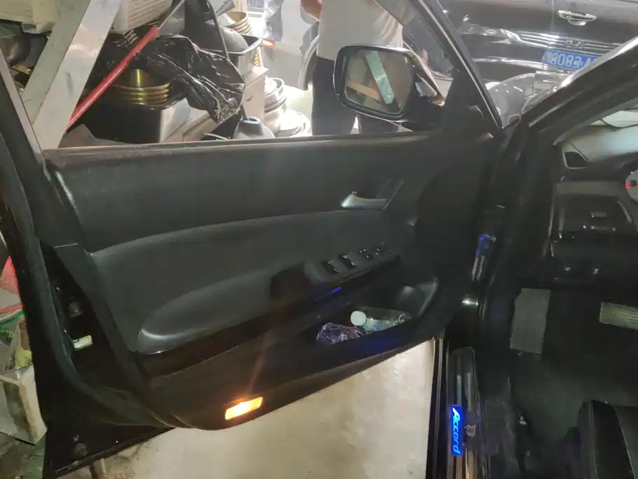Фото 7 - Honda Accord