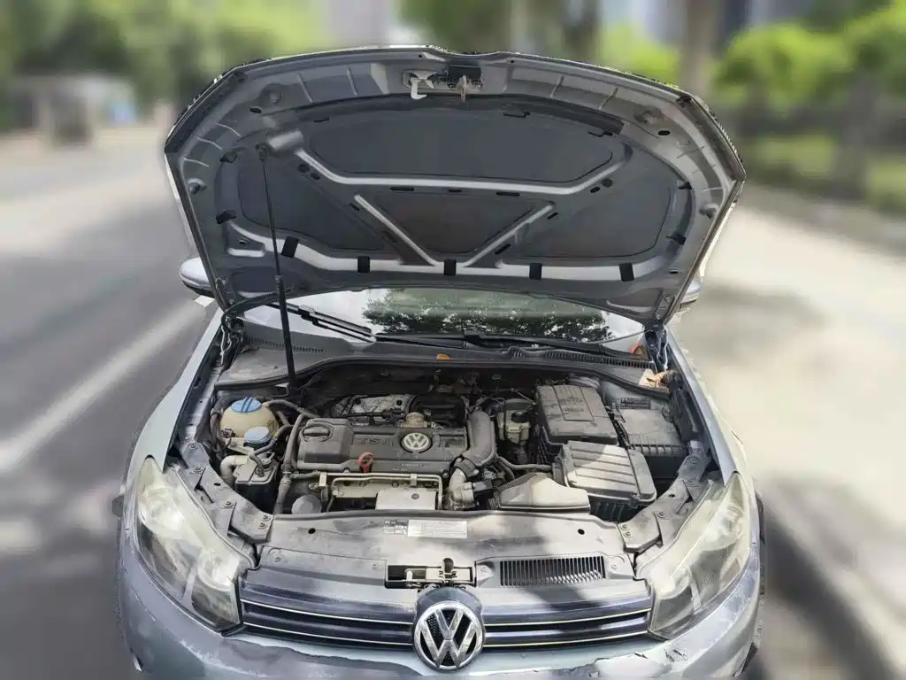 Photo 3 - Volkswagen Golf