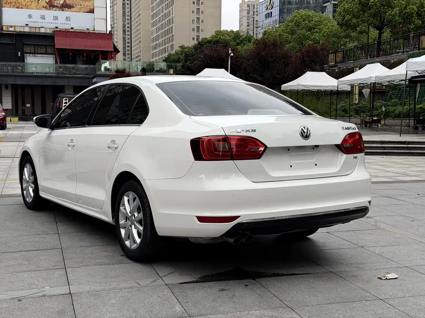 Photo 6 - Volkswagen Sagitar