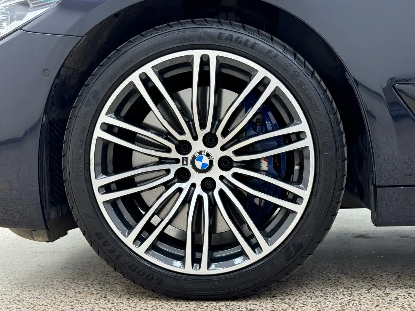 BMW 5 Series (Import) 2019 530i M Sport Package фото 10