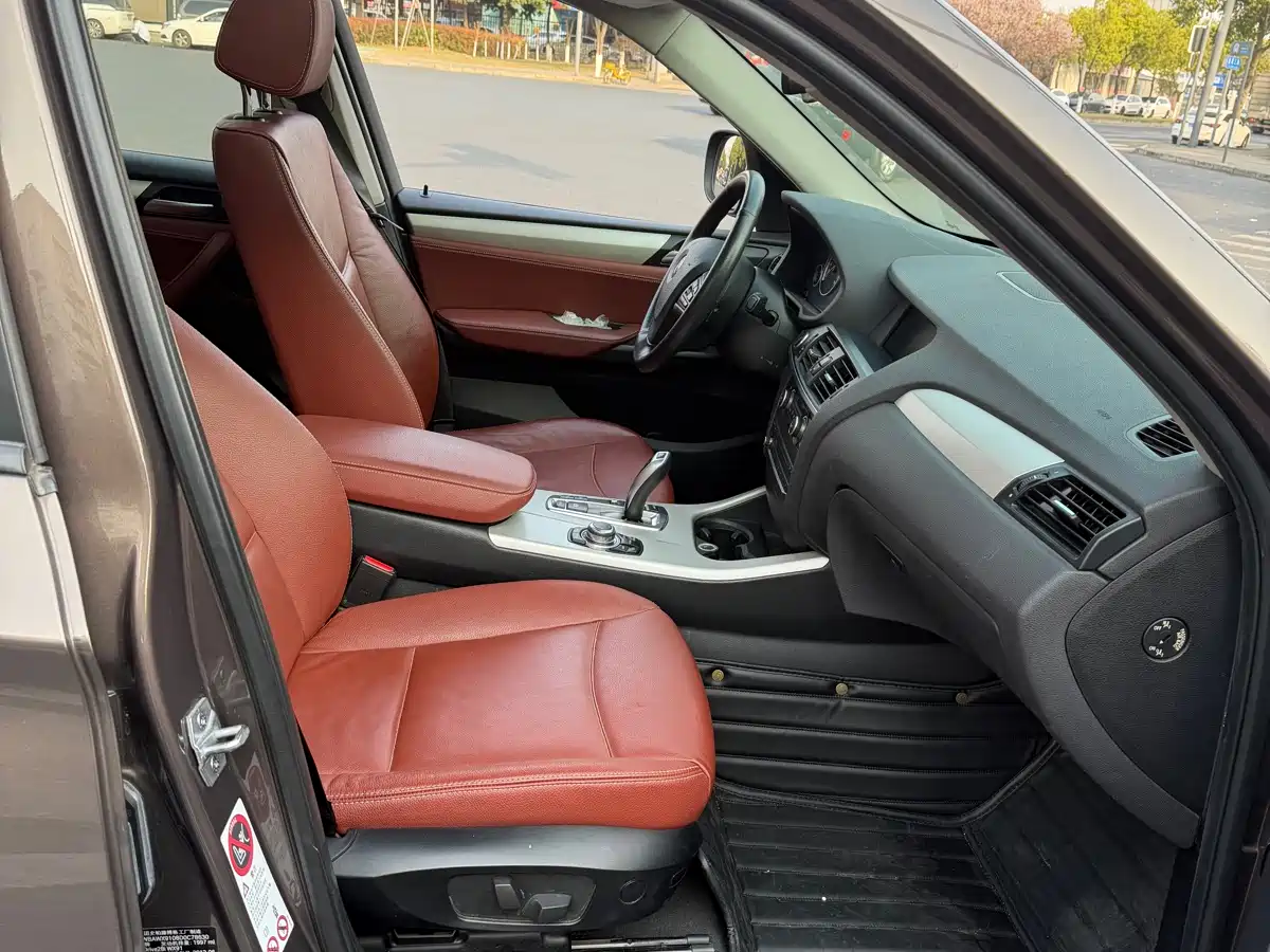 BMW X3 (Import) 2013 xDrive28i Leading фото 8