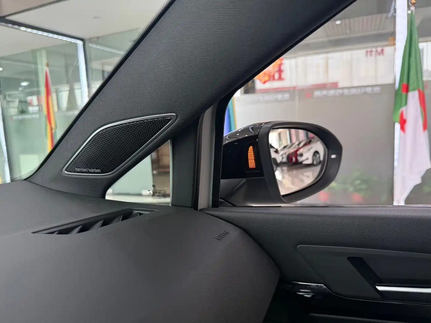 Volkswagen Golf 2021 280TSI DSG R-Line фото 13