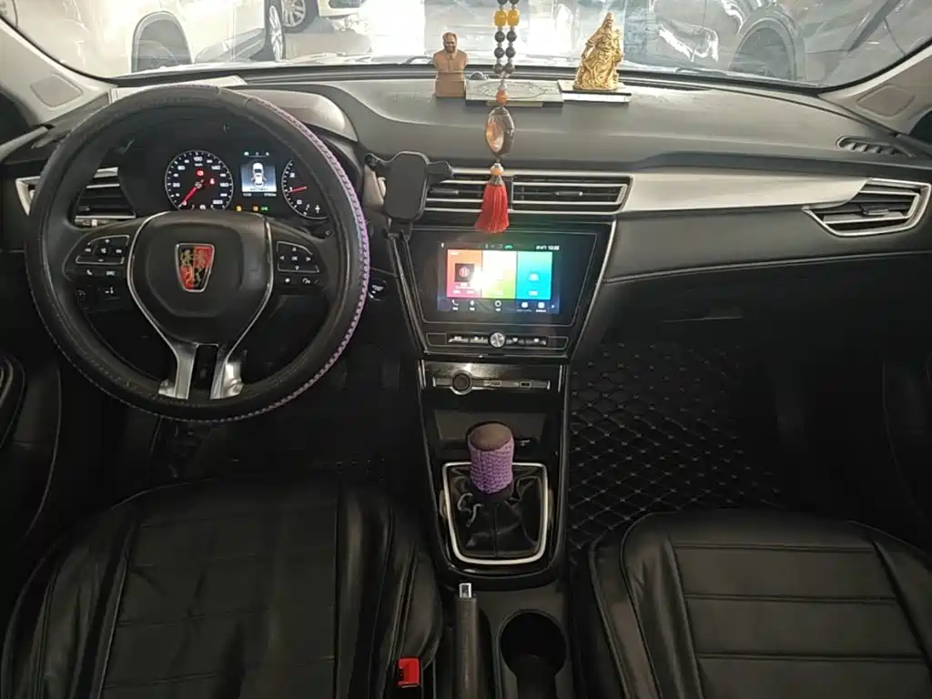 Roewe i5 2019 2020 1.5L Manual 4G Connected Premium Edition