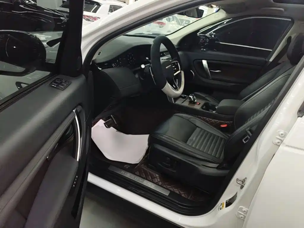 Фото 16 - Land Rover Discovery Sport