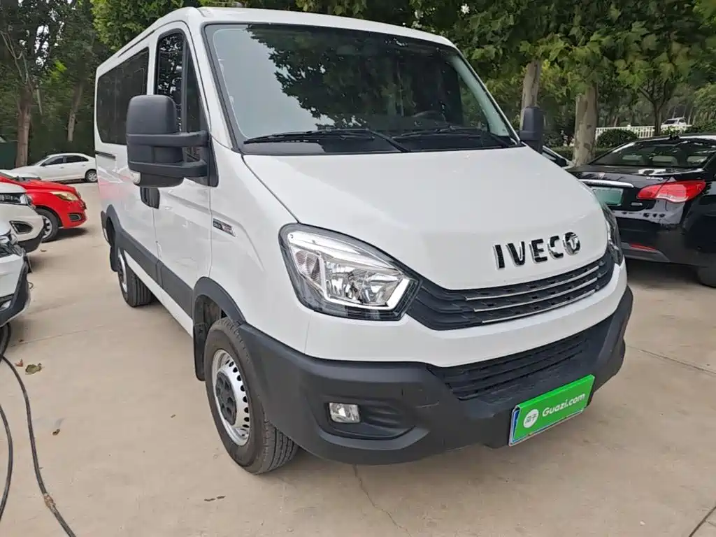 Iveco Daily 2025 2021 2.0T Manual Chaorui Short Wheelbase Low Roof Sliding Door F1A