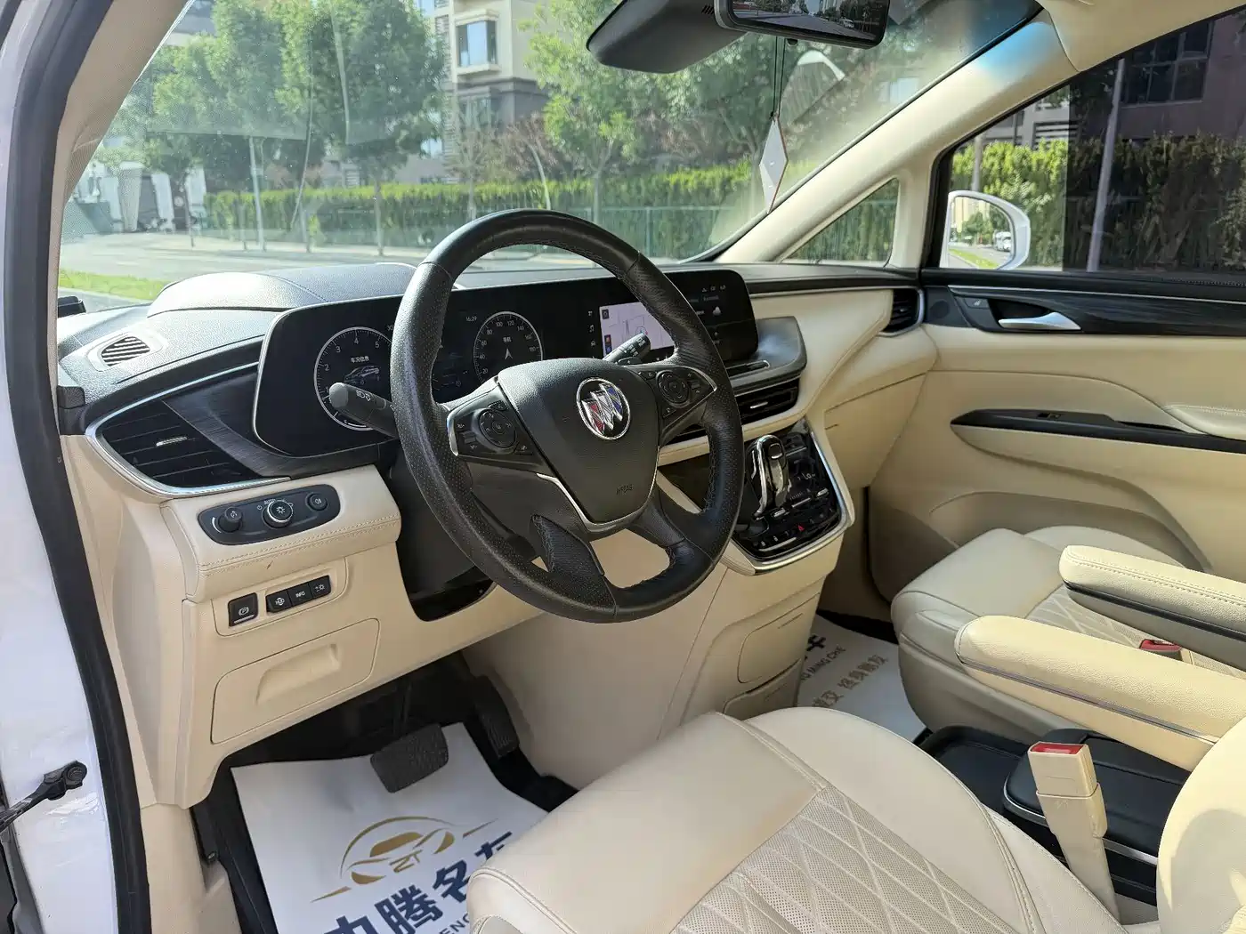 Buick GL8 2022 ES Landmark 653T Smart Luxury фото 4