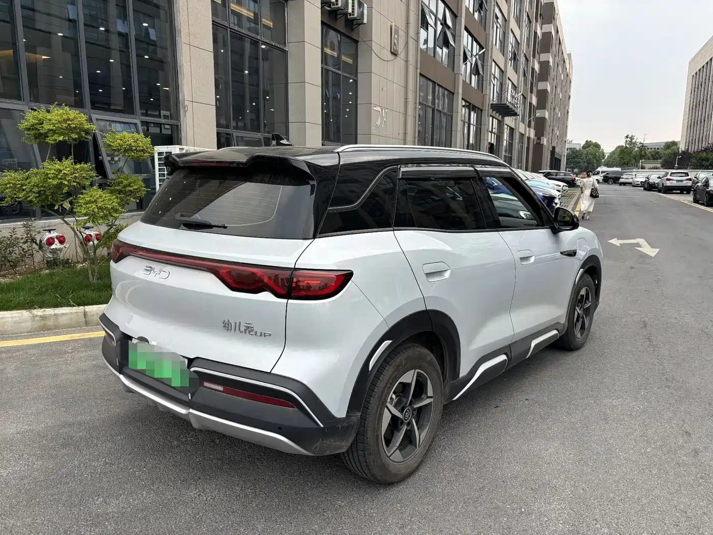 BYD Yuan UP 2024 401KM Surpass Edition фото 12