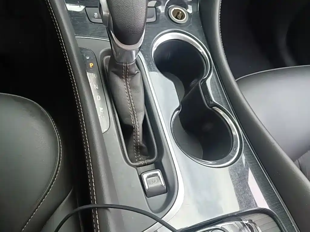 Фото 14 - Buick Envision Plus