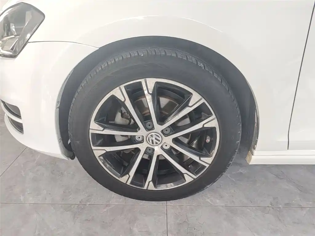 Volkswagen Golf 2016 230TSI Automatic Comfort фото 23