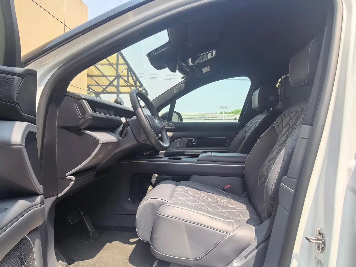 NIO ES8 2025 Base Model 7-Seater фото 18