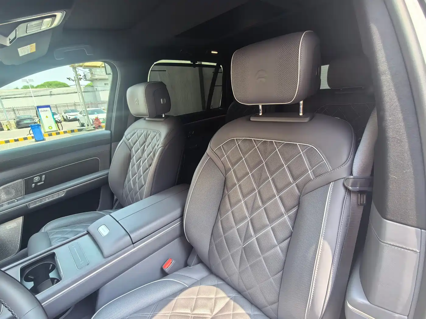 NIO ES8 2025 Base Model 7-Seater фото 21