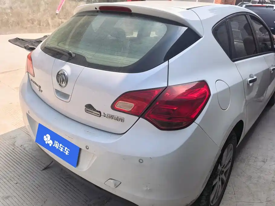Photo 3 - Buick Excelle
