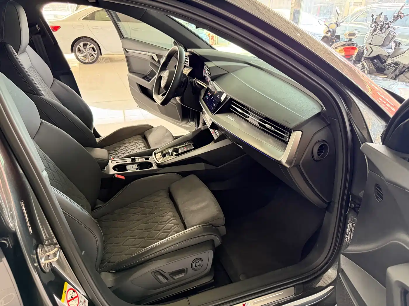 Audi A3 2023 A3L Limousine 35 TFSI Luxury Sport фото 9