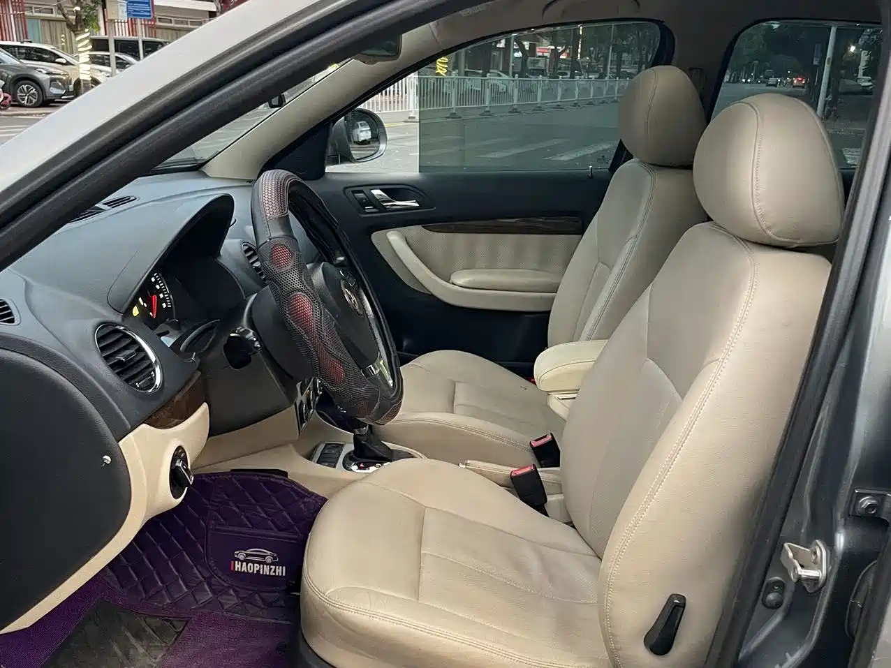 Volkswagen Lavida 2011 1.6L Automatic Leisure Edition фото 4