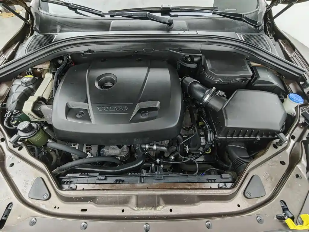 Фото 6 - Volvo XC60