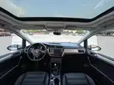 Photo 9 - Volkswagen Touran
