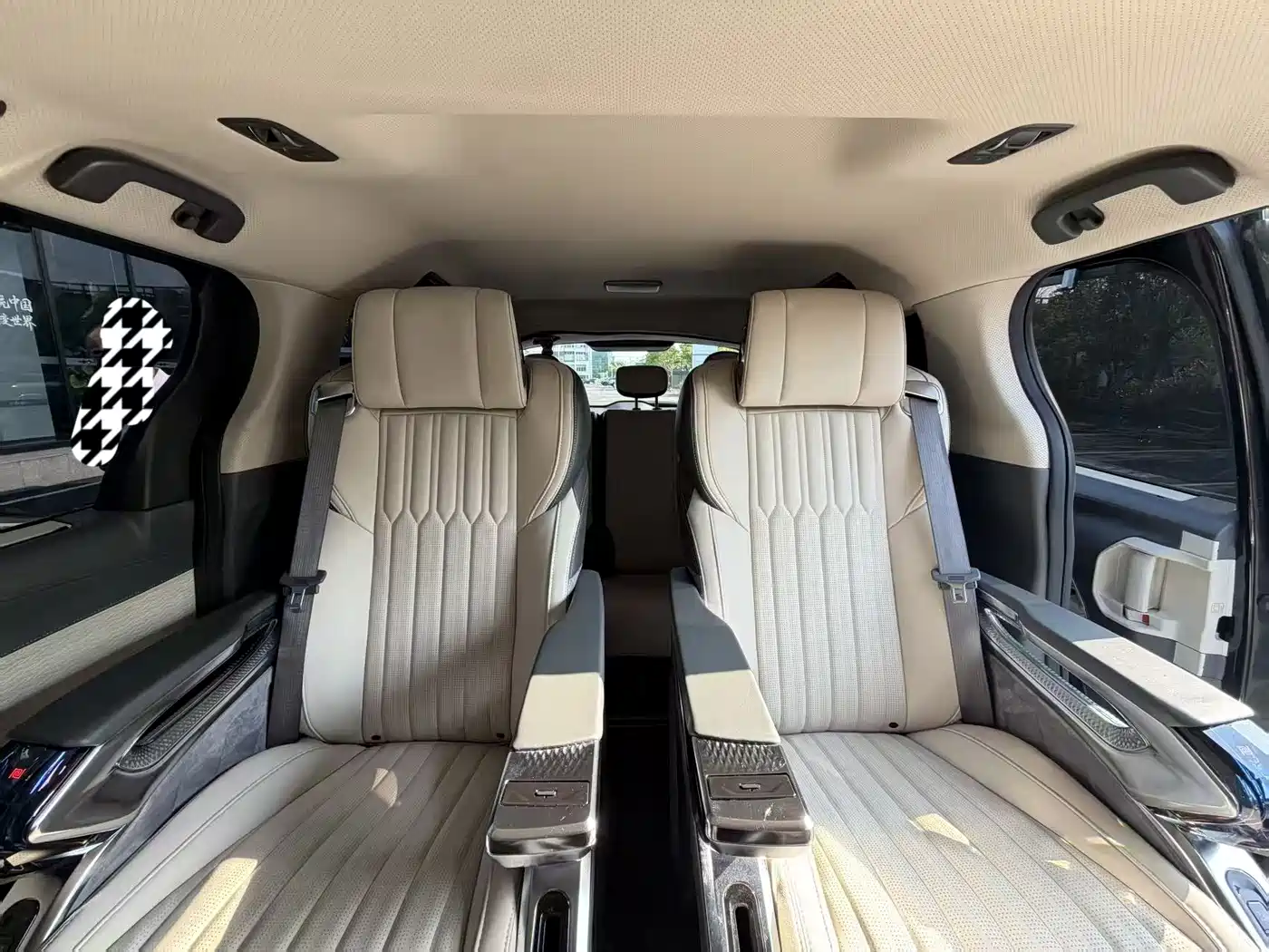 Toyota Sienna 2023 2.5L Hybrid Comfort Edition фото 8