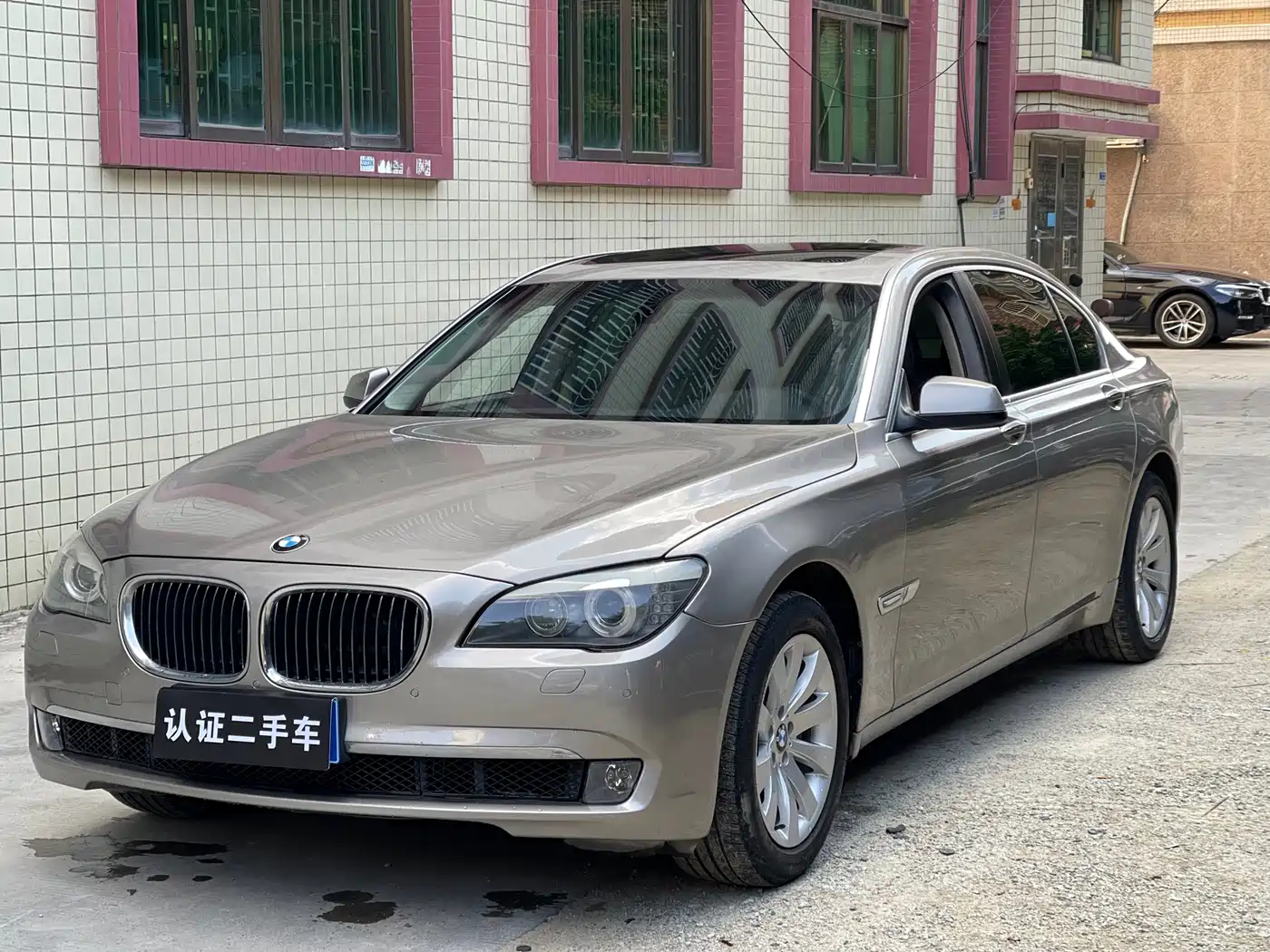BMW 7 Series 2009 730Li Leading