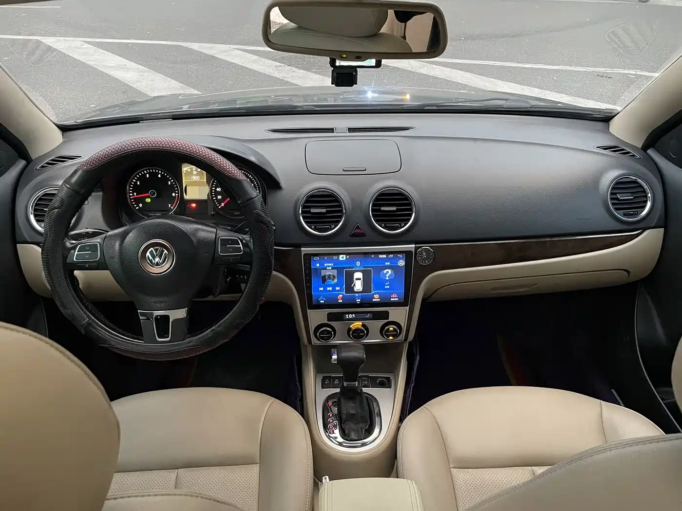 Volkswagen Lavida 2011 1.6L Automatic Leisure Edition фото 8