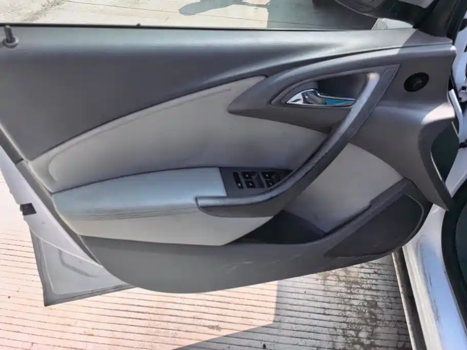 Photo 7 - Buick Excelle