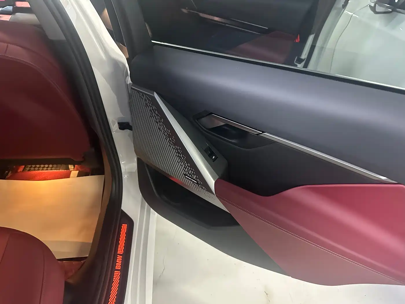 BMW 5 Series 2025 530Li Leading Luxury Package фото 17
