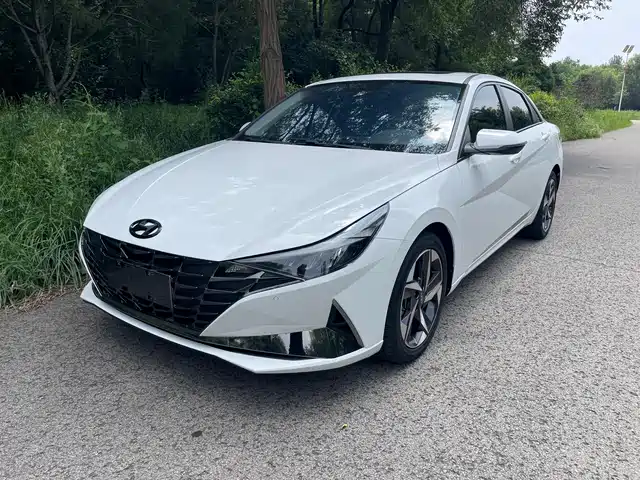Hyundai Elantra 2023