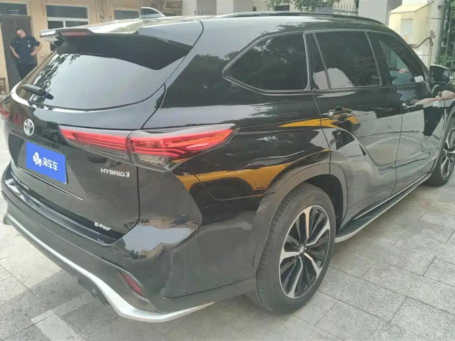 Toyota Crown Kluger 2021 2.5L HEV 4WD Premium фото 3