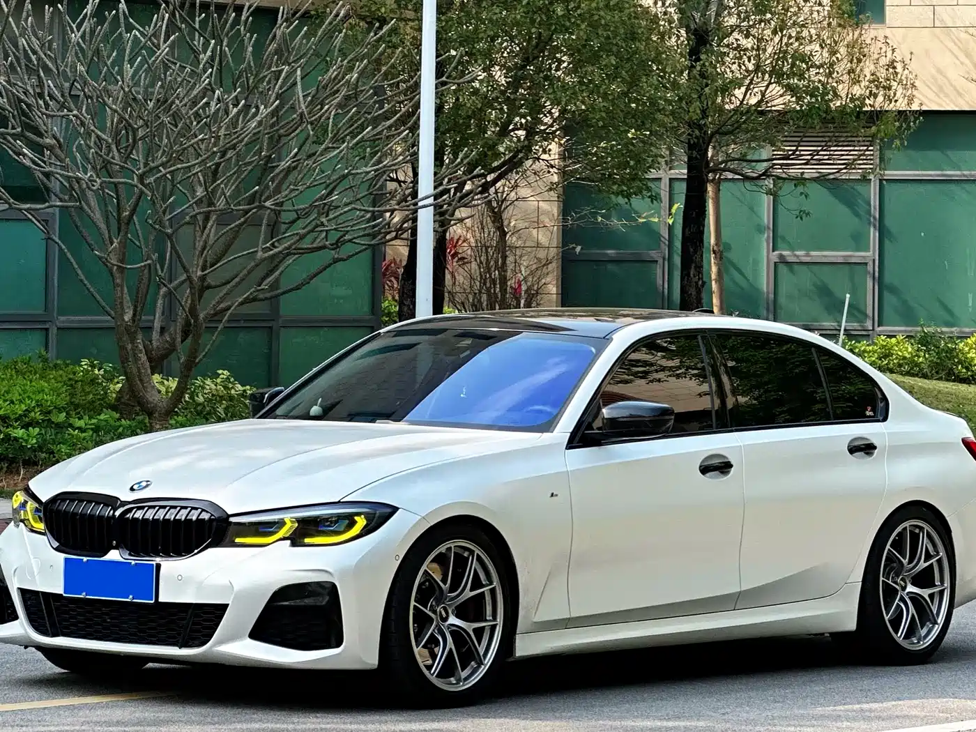 BMW 3 Series 2020 325Li M Sport Black Night Package
