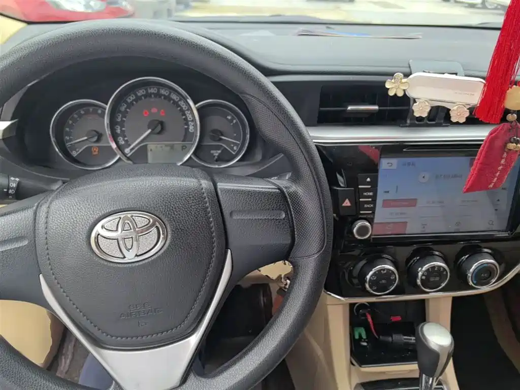 Toyota Corolla 2017 1.2T CVT GL фото 6