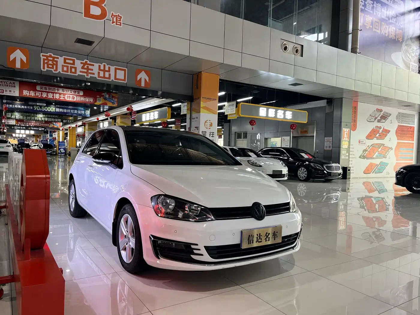 Volkswagen Golf 2017 230TSI Auto Comfort Millionth Anniversary Edition фото 3