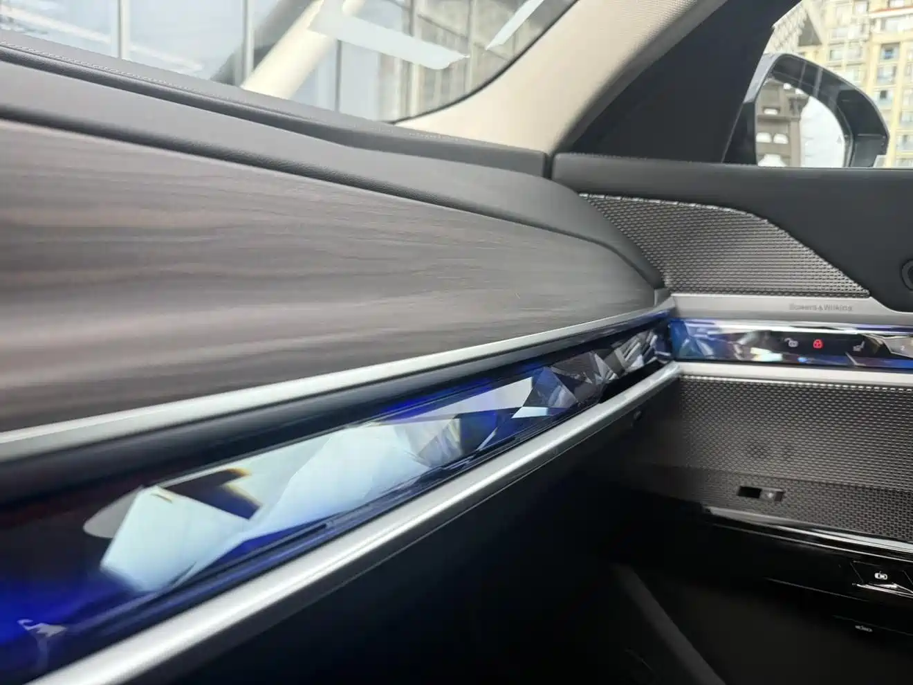 BMW 7 Series 2023 Model 735Li Luxury Package фото 17