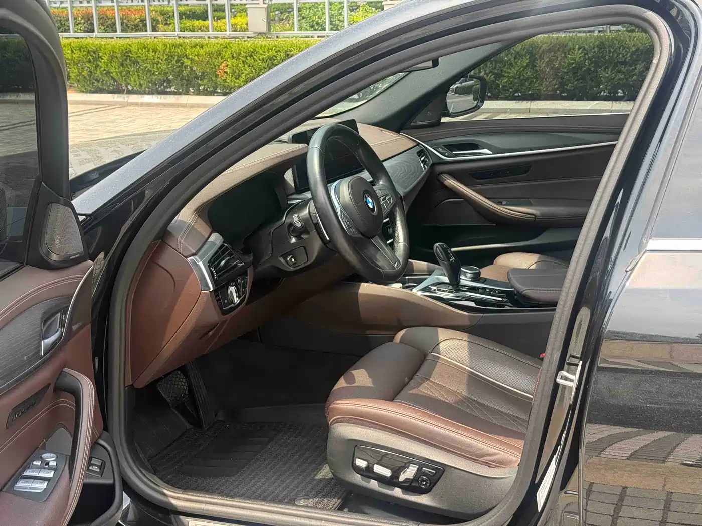 BMW 5 Series 2022 530Li Exclusive Luxury Package фото 4