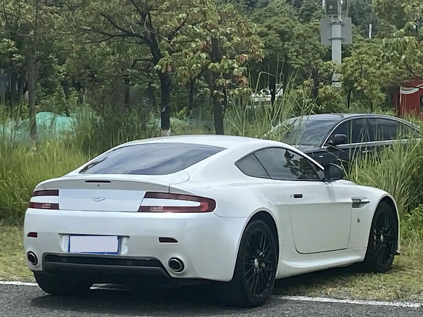 Aston Martin V8 Vantage 2014 2011 4.7L Sportshift Coupe